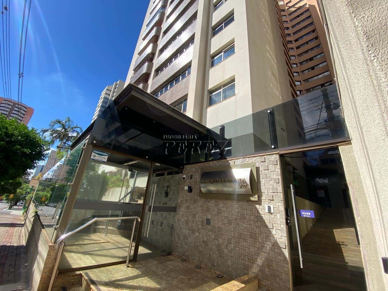 Apartamento à venda e locação no Edifício Marquês de Olinda - Centro de Londrina — foto principal
