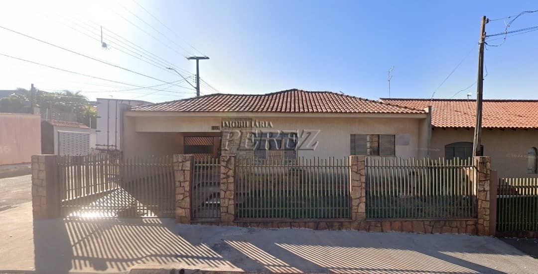 Casa, de 3 quartos para alugar no Centro - Sertanópolis/PR - Foto 0