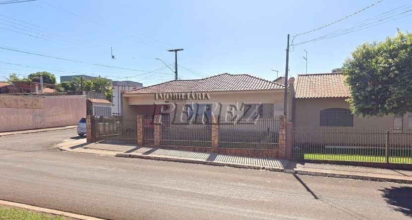 Casa, de 3 quartos para alugar no Centro - Sertanópolis/PR - Foto 1