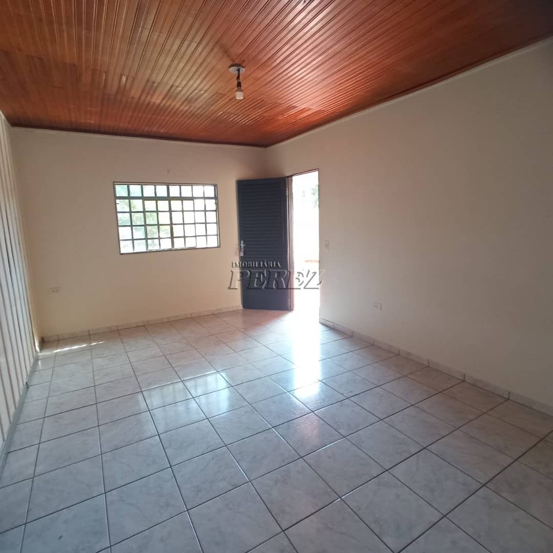 Casa, de 3 quartos para alugar no Centro - Sertanópolis/PR - Foto 4