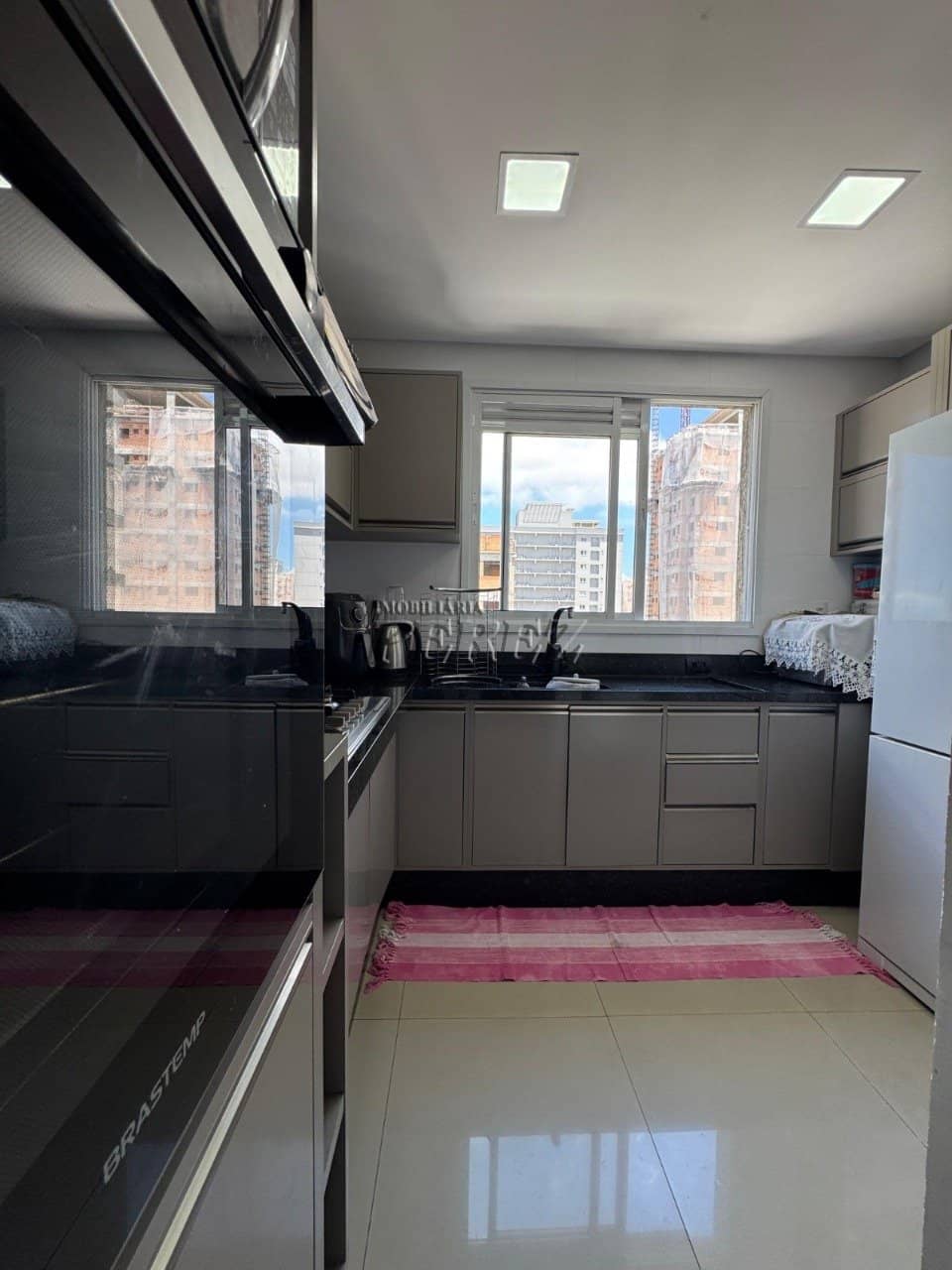 Apartamento no Edifício  Grand Rubi, de 1 quarto, 70 m² à venda no Meia Praia - Itapema/SC - Foto 4