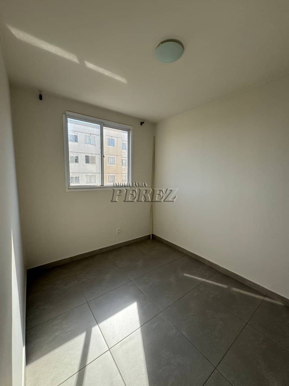 Apartamento no Condomínio Lagoa Dourada, de 2 quartos, 46.65 m² à venda no Gleba Ribeirão Limeiro - Londrina/PR - Foto 3