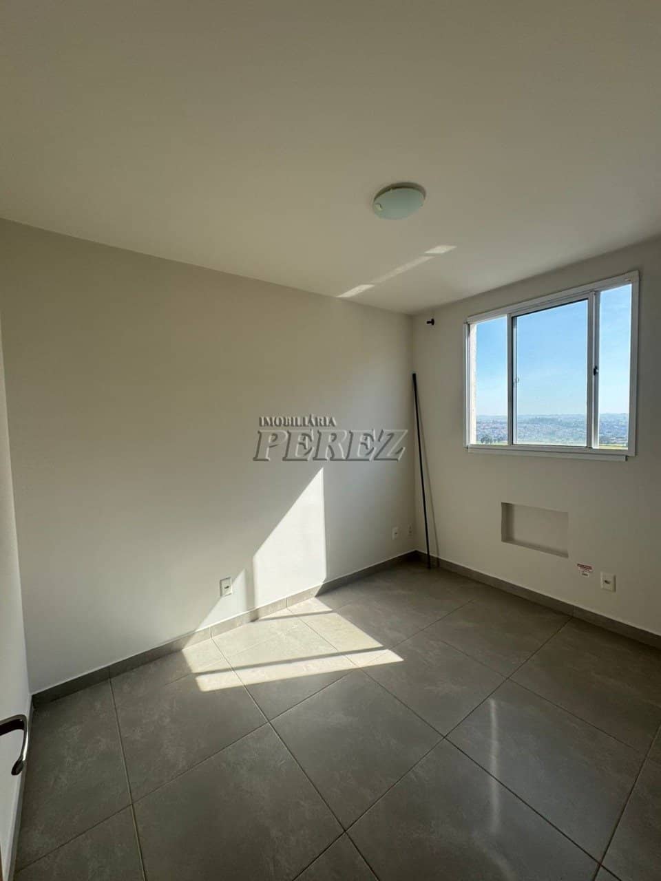 Apartamento no Condomínio Lagoa Dourada, de 2 quartos, 46.65 m² à venda no Gleba Ribeirão Limeiro - Londrina/PR - Foto 4