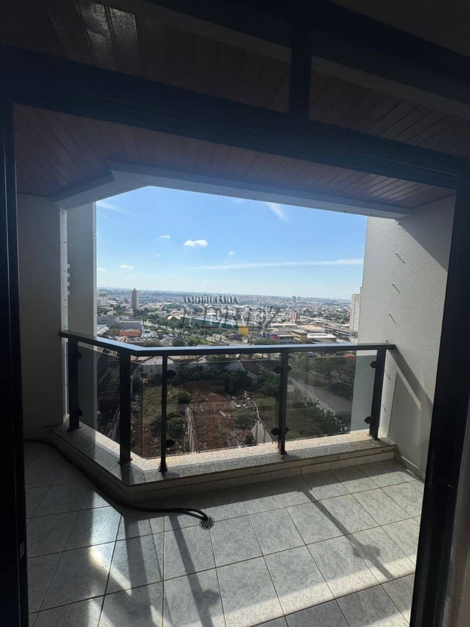 Apartamento no Edificio Bavaria, de 3 quartos, 138 m² à venda no Centro - Londrina/PR - Foto 2