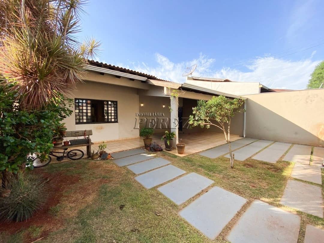 Casa, de 3 quartos, 220 m² para alugar no Antares - Londrina/PR - Foto 1