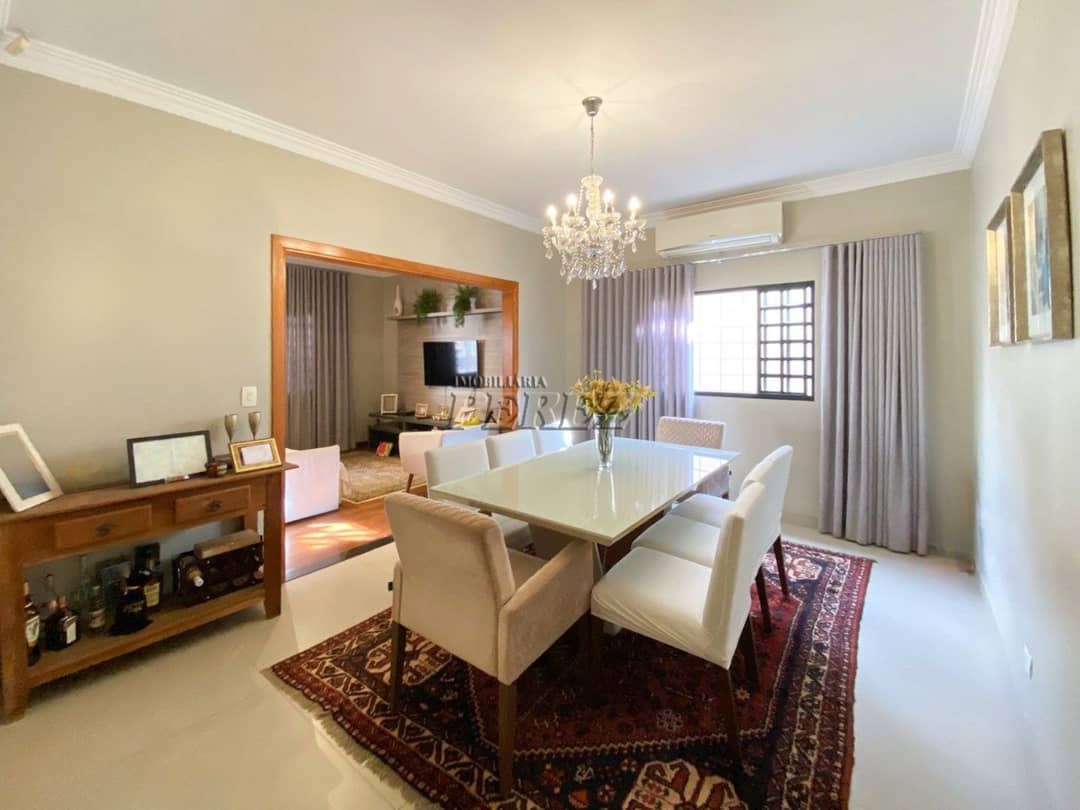 Casa, de 3 quartos, 220 m² para alugar no Antares - Londrina/PR - Foto 4