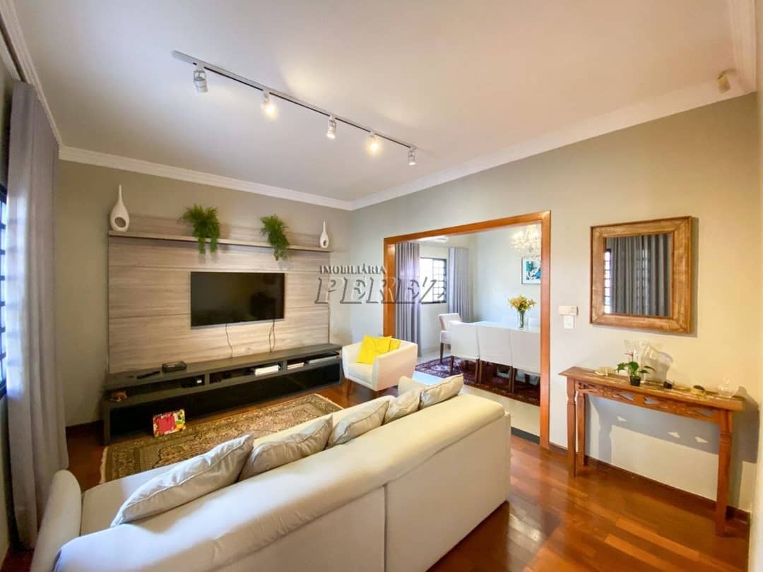 Casa, de 3 quartos, 220 m² para alugar no Antares - Londrina/PR - Foto 2
