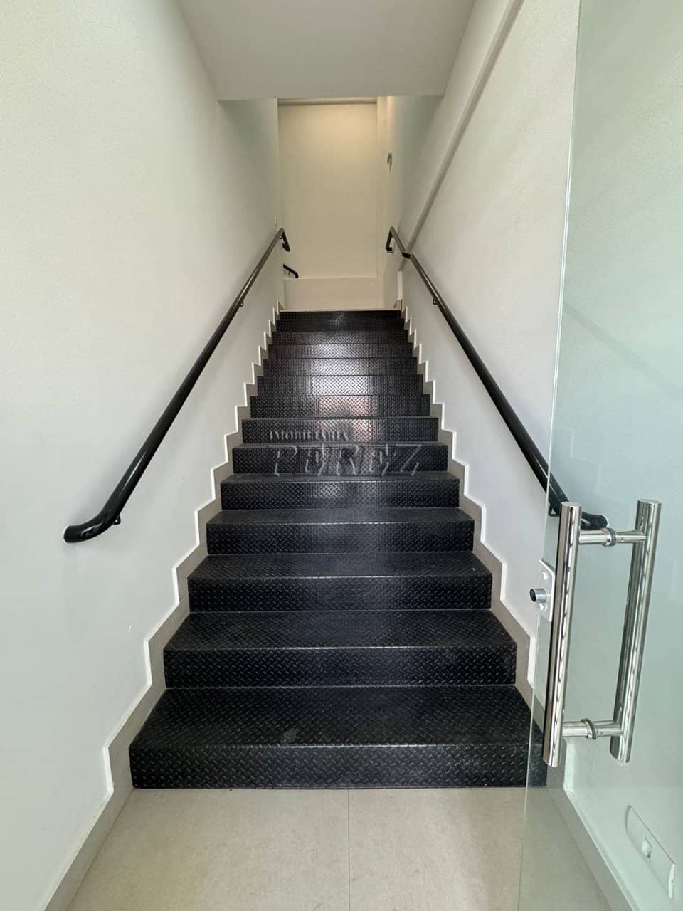 Salas, 28.61 m² para alugar no Centro - Londrina/PR - Foto 1