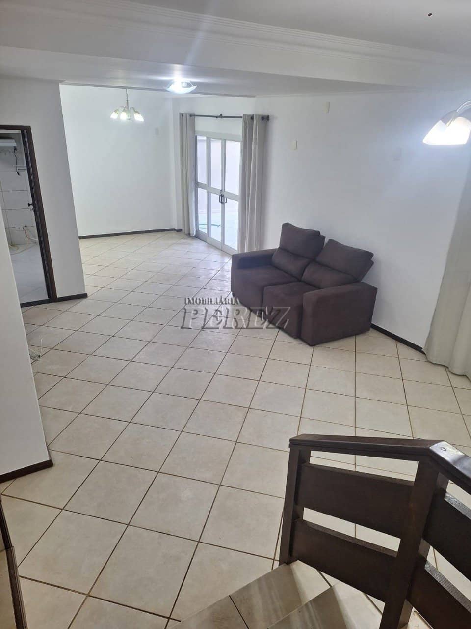 Casa  no Vale Do Arvoredo, de 4 quartos, 240 m² para alugar no Condomínio Vale Do Arvoredo - Londrina/PR - Foto 1