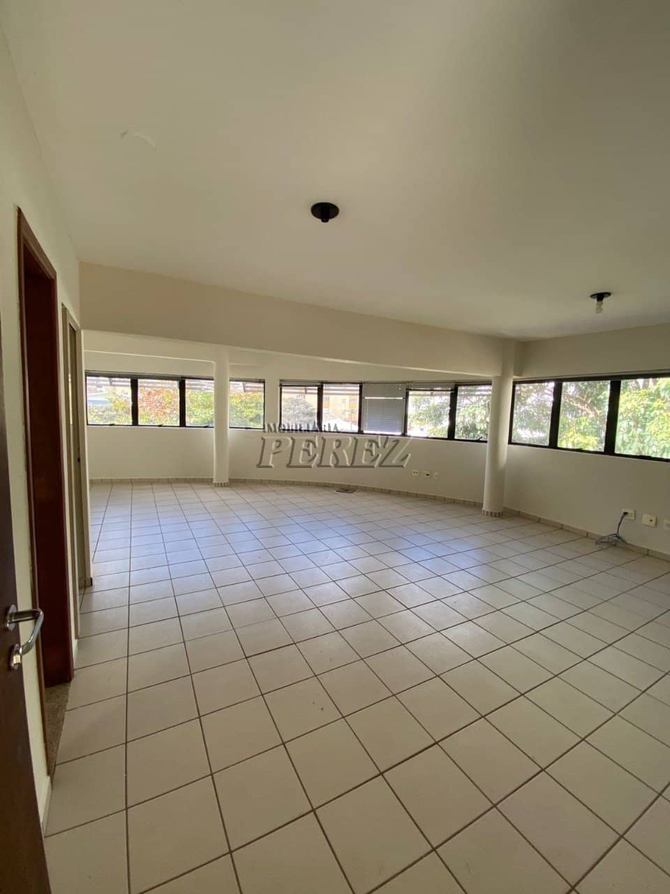 Salas, 60 m² para alugar no Vila Larsen 1 - Londrina/PR - Foto 0