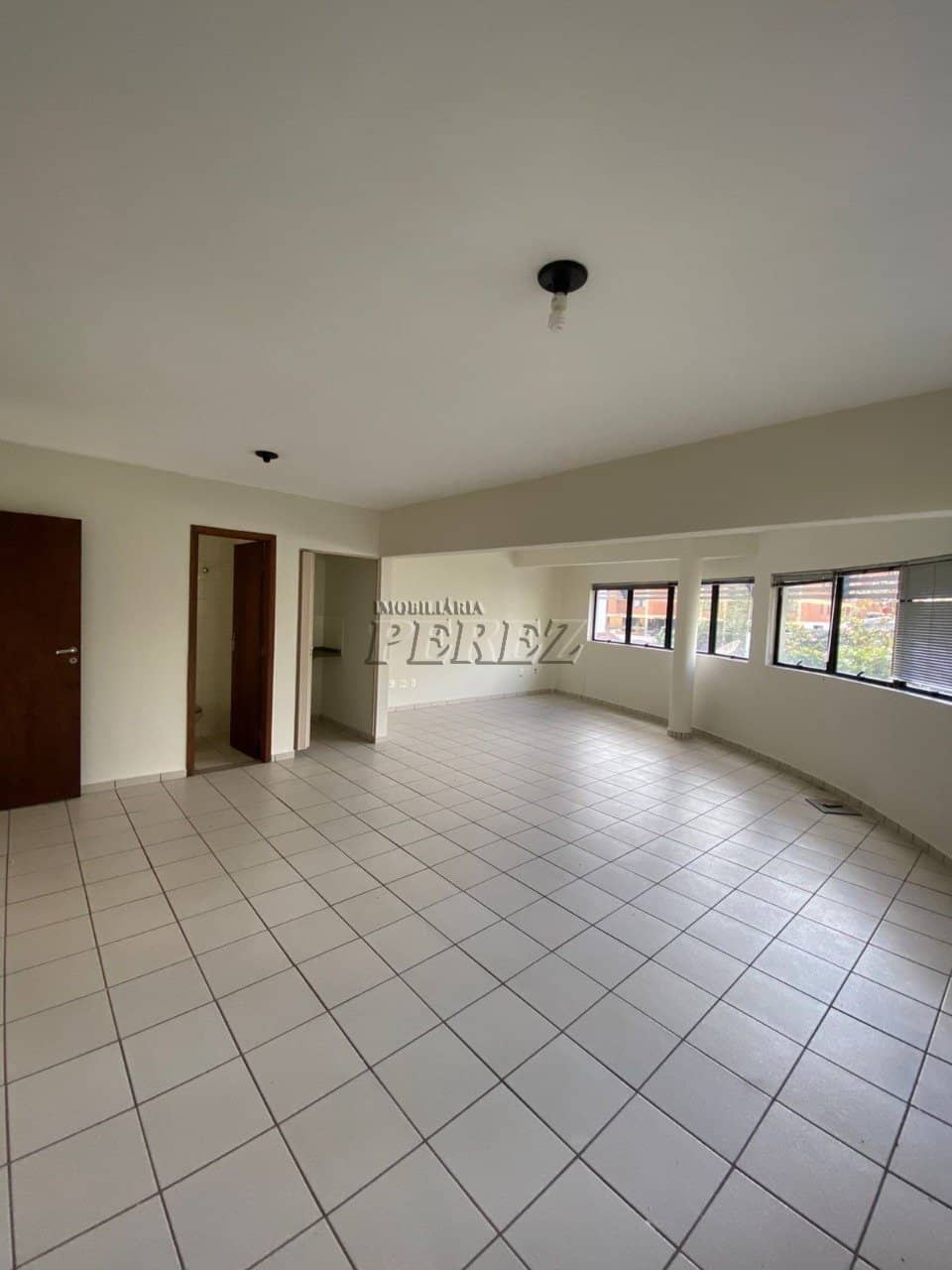 Salas, 60 m² para alugar no Vila Larsen 1 - Londrina/PR - Foto 2