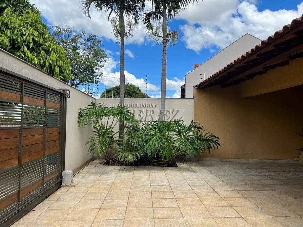 Sobrado, de 3 quartos, 300 m² à venda no Santa Mônica - Londrina/PR - Foto 1