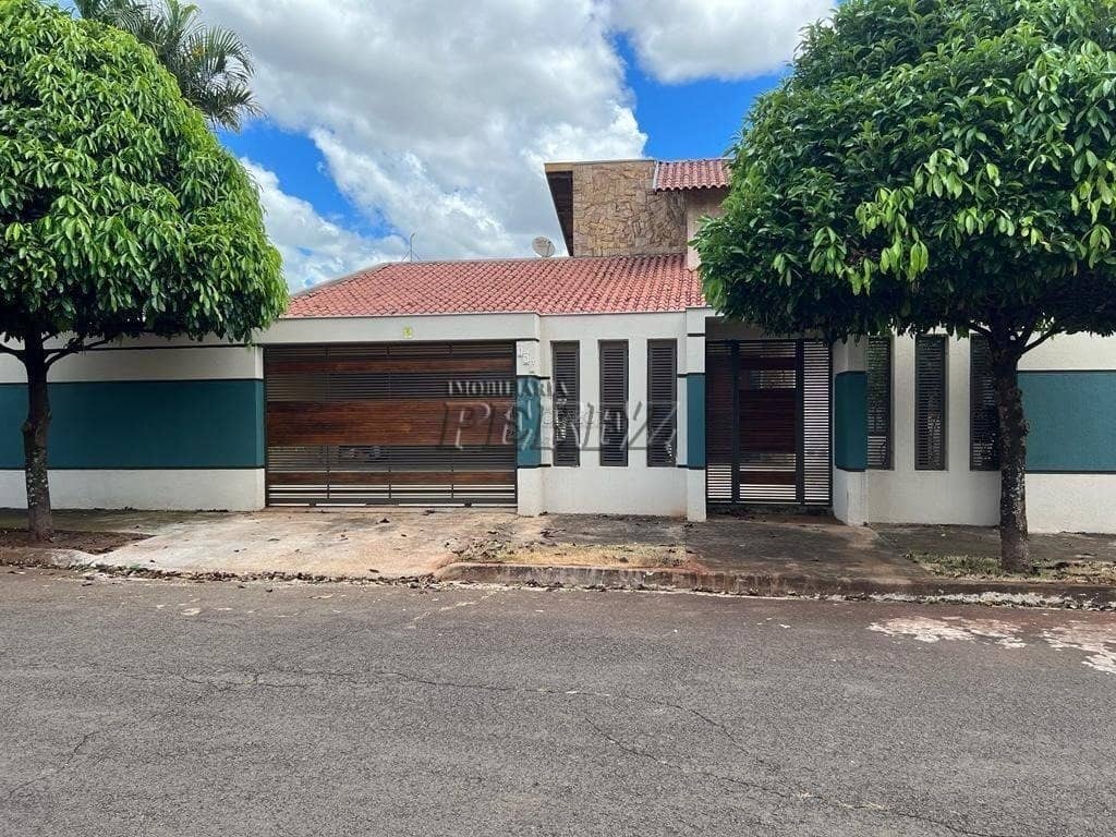 Sobrado, de 3 quartos, 300 m² à venda no Santa Mônica - Londrina/PR - Foto 0