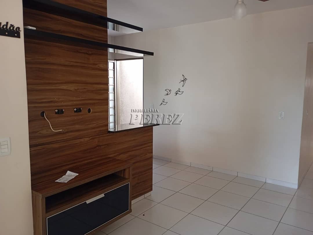 Casa, de 3 quartos, 77 m² para alugar no Colúmbia - Londrina/PR - Foto 2