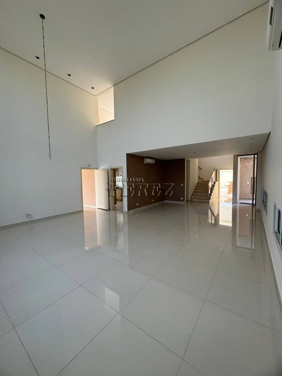 Venda de Sobrado no Condomínio Sun Lake Residence - Exclusividade, conforto e segurança em um dos condomínios mais desejados de Londrina! - Foto 1
