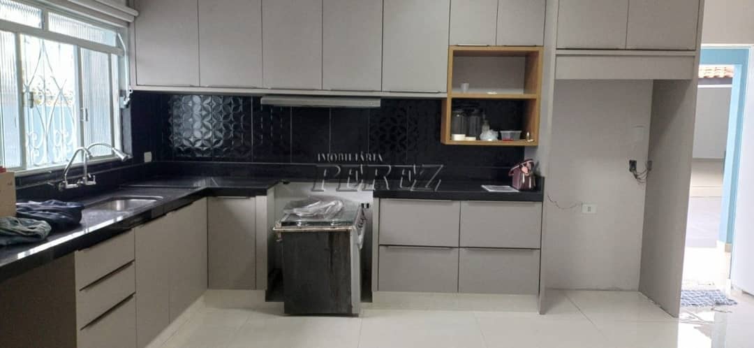 Sobrado, de 4 quartos, 450 m² para alugar no Bancários - Londrina/PR - Foto 4