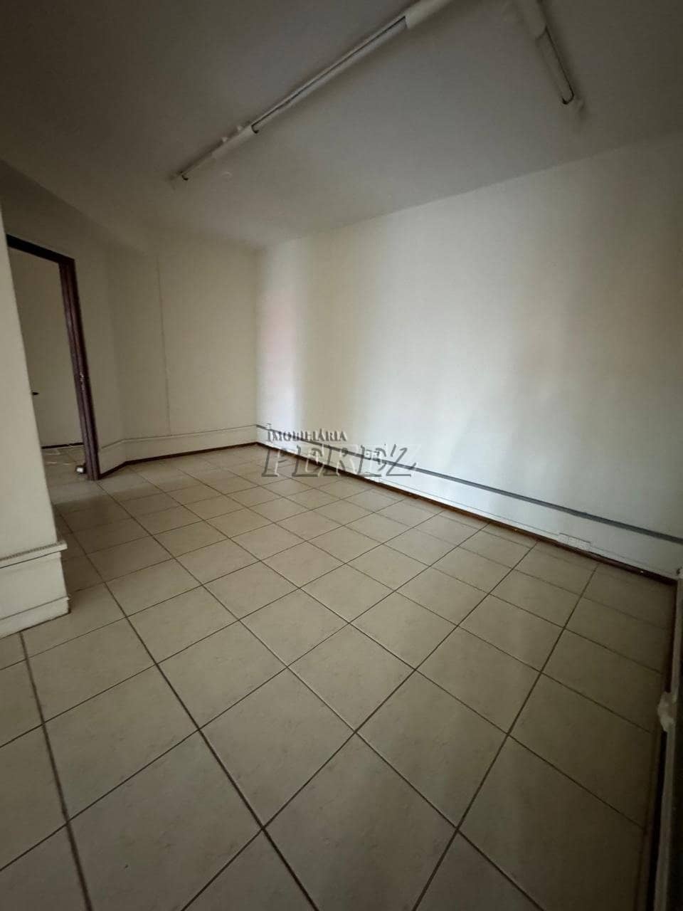 Salas no Edifício Batistella, 213 m² para alugar no Vitória - Londrina/PR - Foto 4