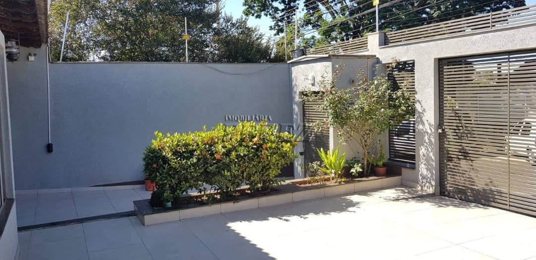 Venda de Casa Térrea no Nilton Gavetti - Reformada, Ampla e Próxima ao Lago Norte! - Foto 4