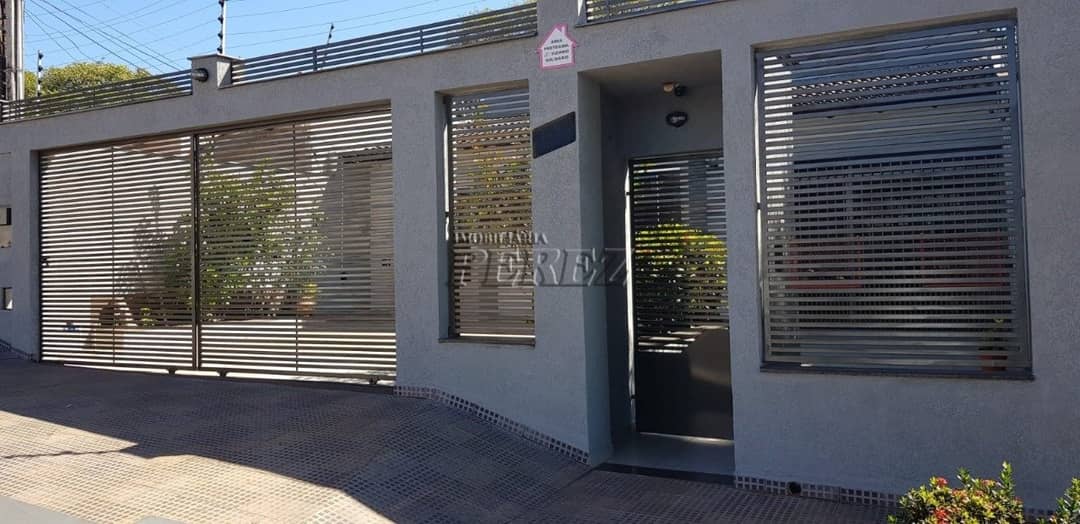 Venda de Casa Térrea no Nilton Gavetti - Reformada, Ampla e Próxima ao Lago Norte! - Foto 0