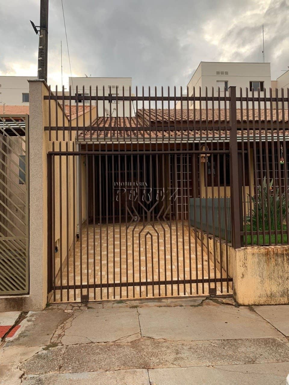 Casa, de 3 quartos à venda no Conjunto Residencial Marajoara - Londrina/PR - Foto 1
