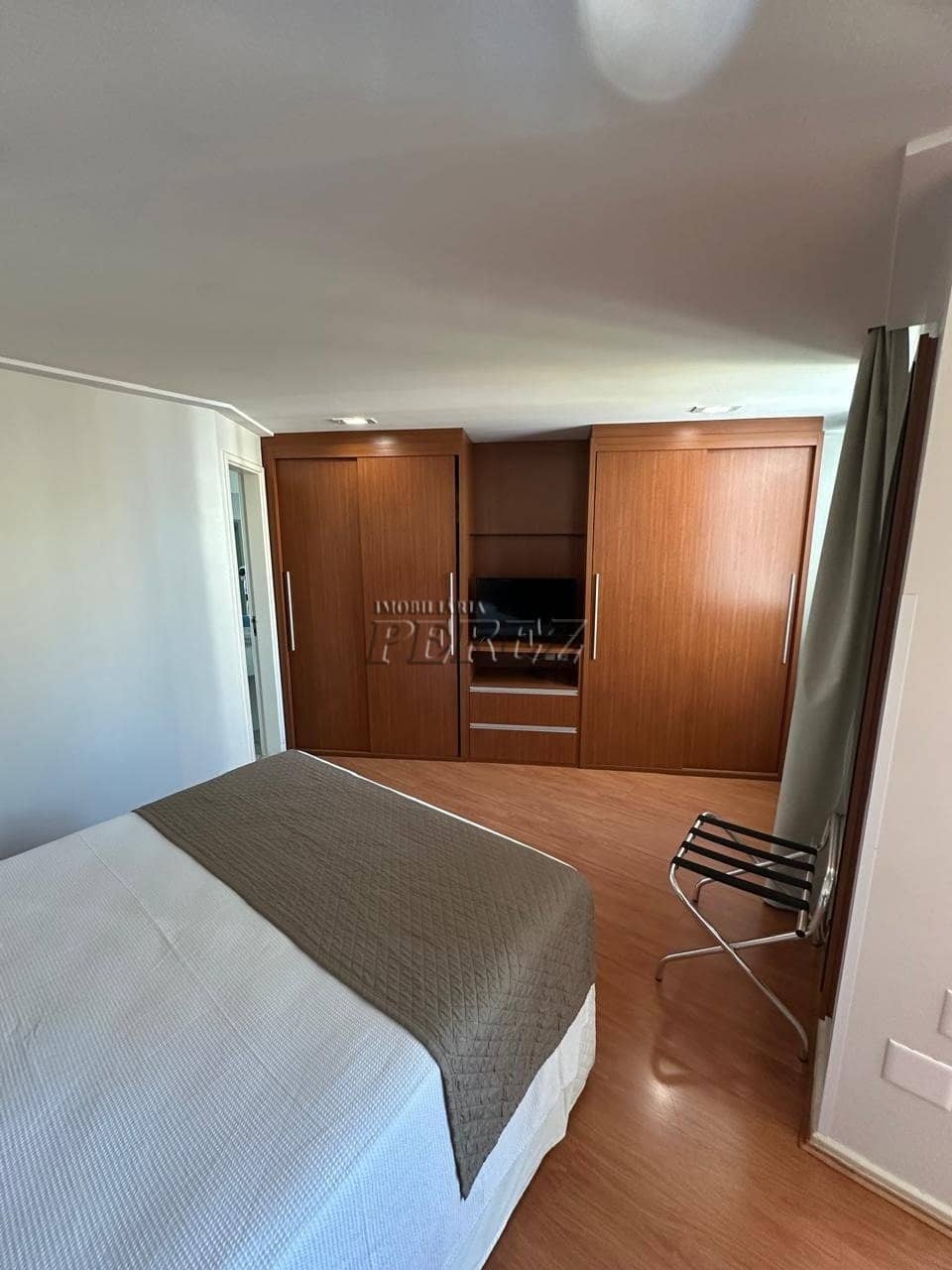Flat a venda, mobiliado no Boulevard Hotel!  Seu investimento com alto padrão no coração de Londrina - Foto 4