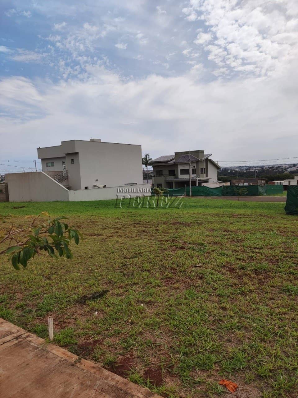 Venda de Terreno (Ilha) de 250m² em condomínio fechado! Oportunidades no Golden Park 2 - Foto 2
