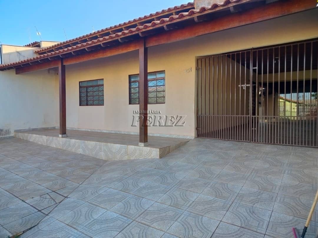 Casa para alugar no Bairro Aquiles Stenghel - Conforto e Praticidade para Você! - Foto 1