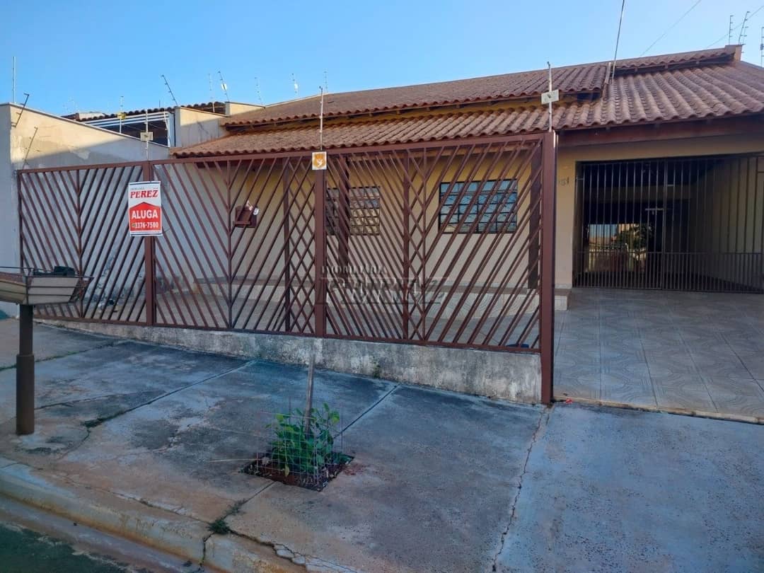 Casa para alugar no Bairro Aquiles Stenghel - Conforto e Praticidade para Você! - Foto 0