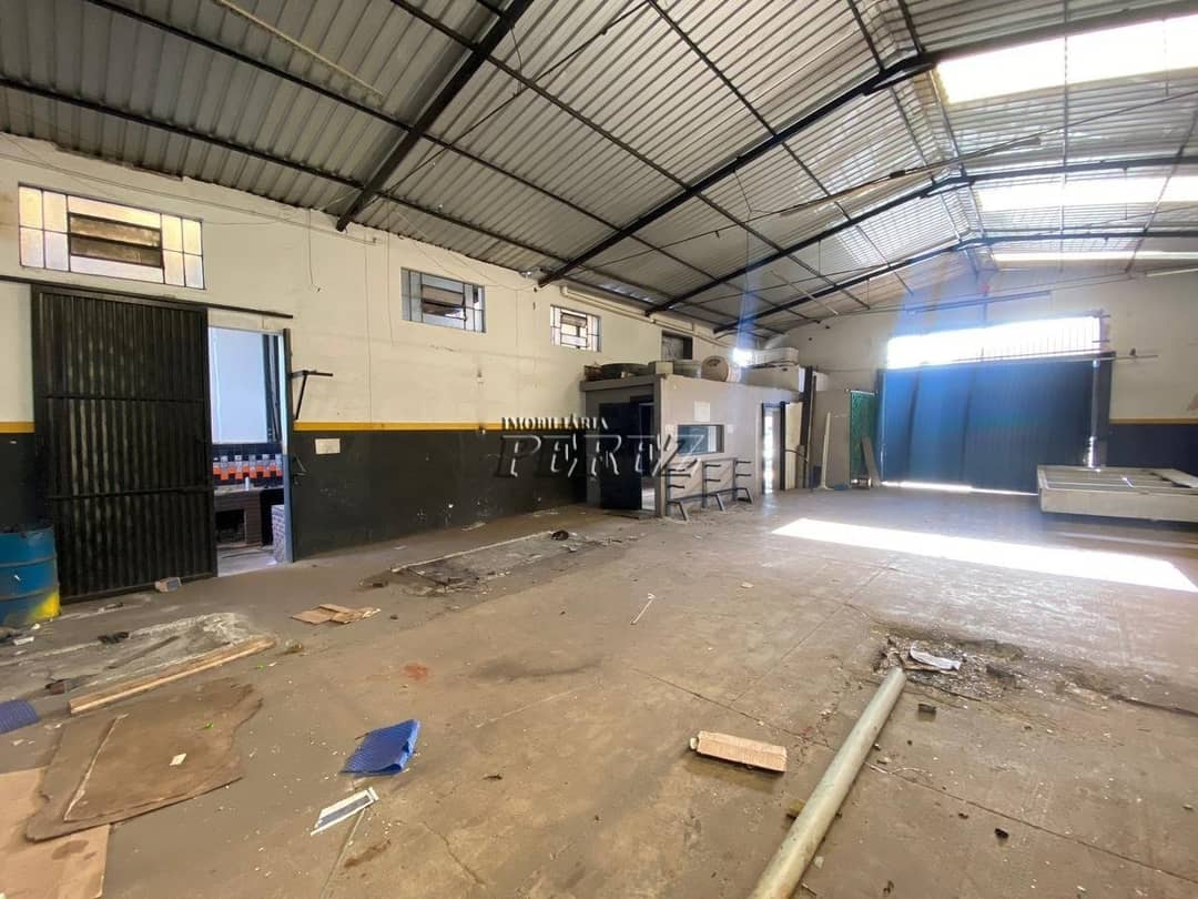 Galpão Comercial a venda com 427m² - Estrutura completa para negócios em Londrina! - Foto 4