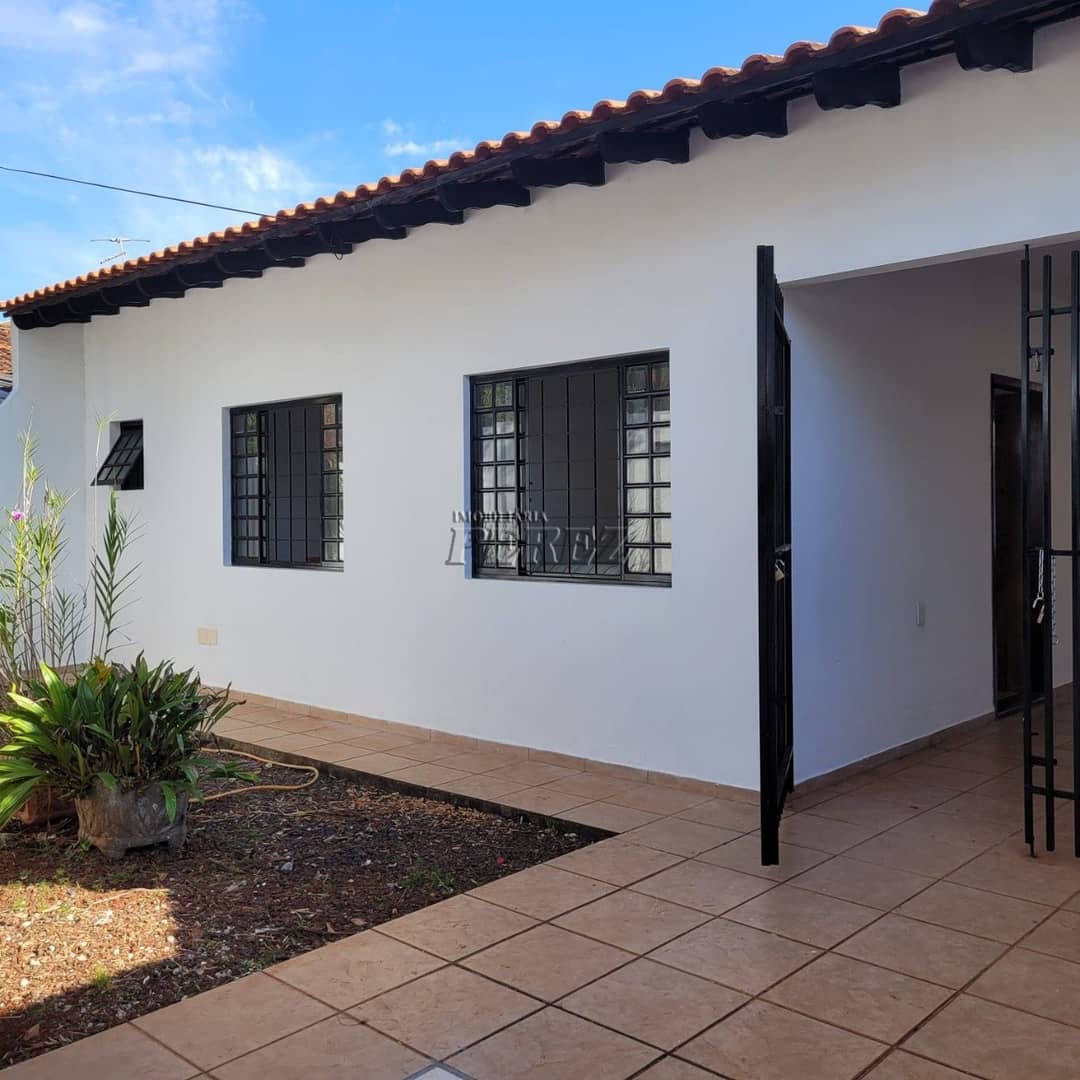 Casa à venda. Térrea com Quintal e 2 Dormitórios - Localização Privilegiada em Londrina! - Foto 0