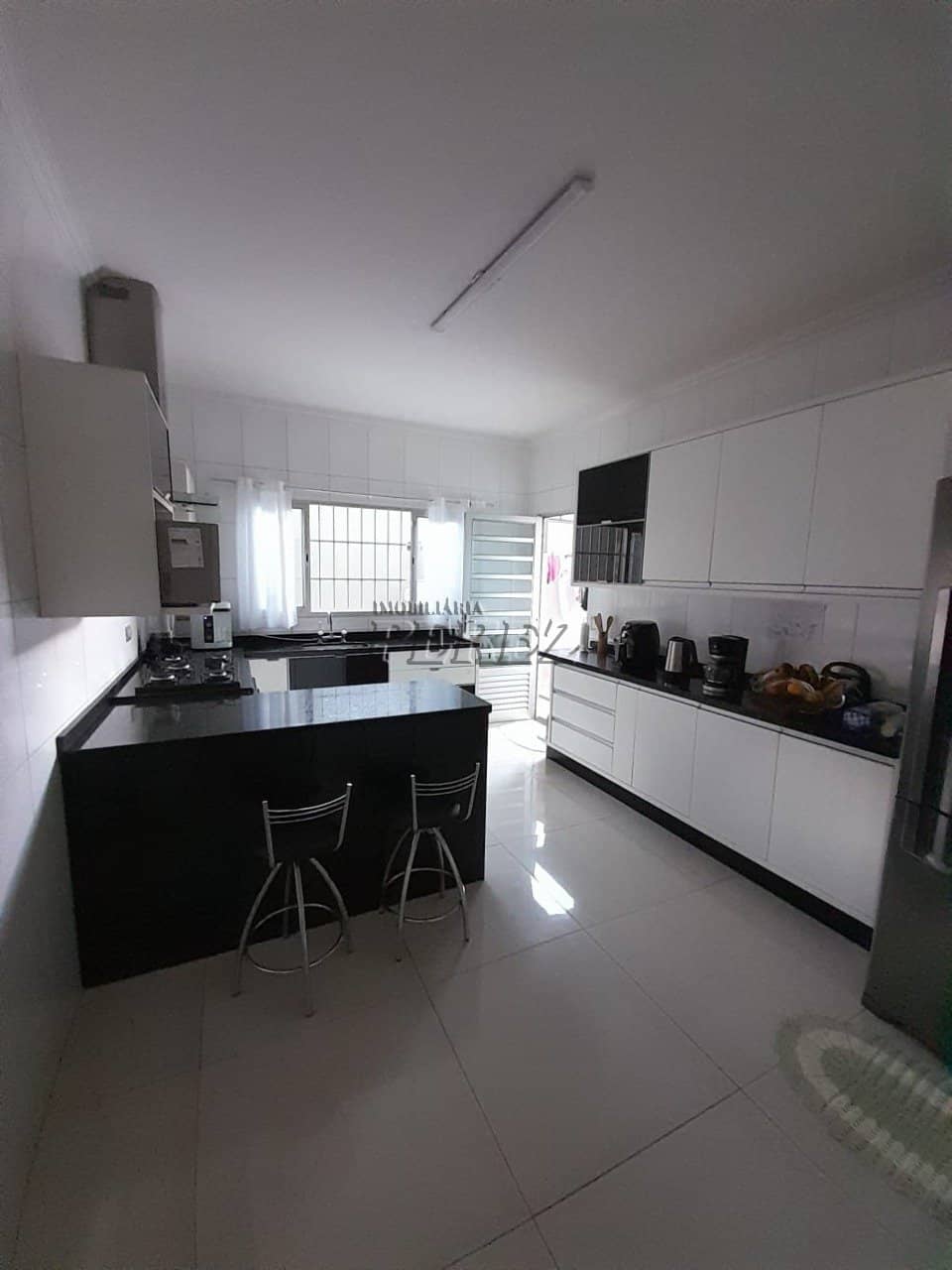 Casa à venda com 3 quartos, suíte, área de lazer com churrasqueira e piscina em Londrina - Foto 2