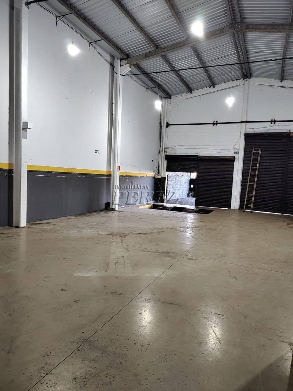 Salão Comercial para alugar na Av. Saul Elkind - Londrina - Foto 3