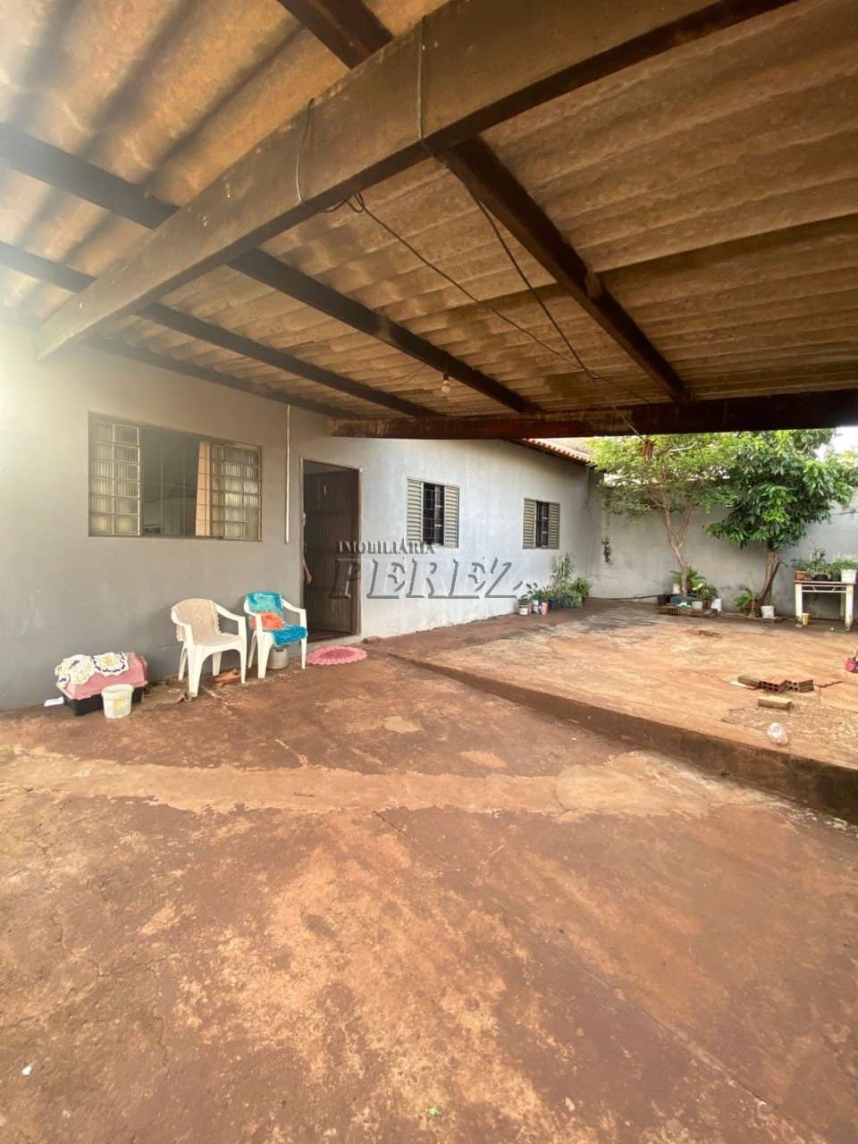 Casa à Venda na Zona Norte de Londrina - 3 Quartos em Terreno de 320m² - Foto 2