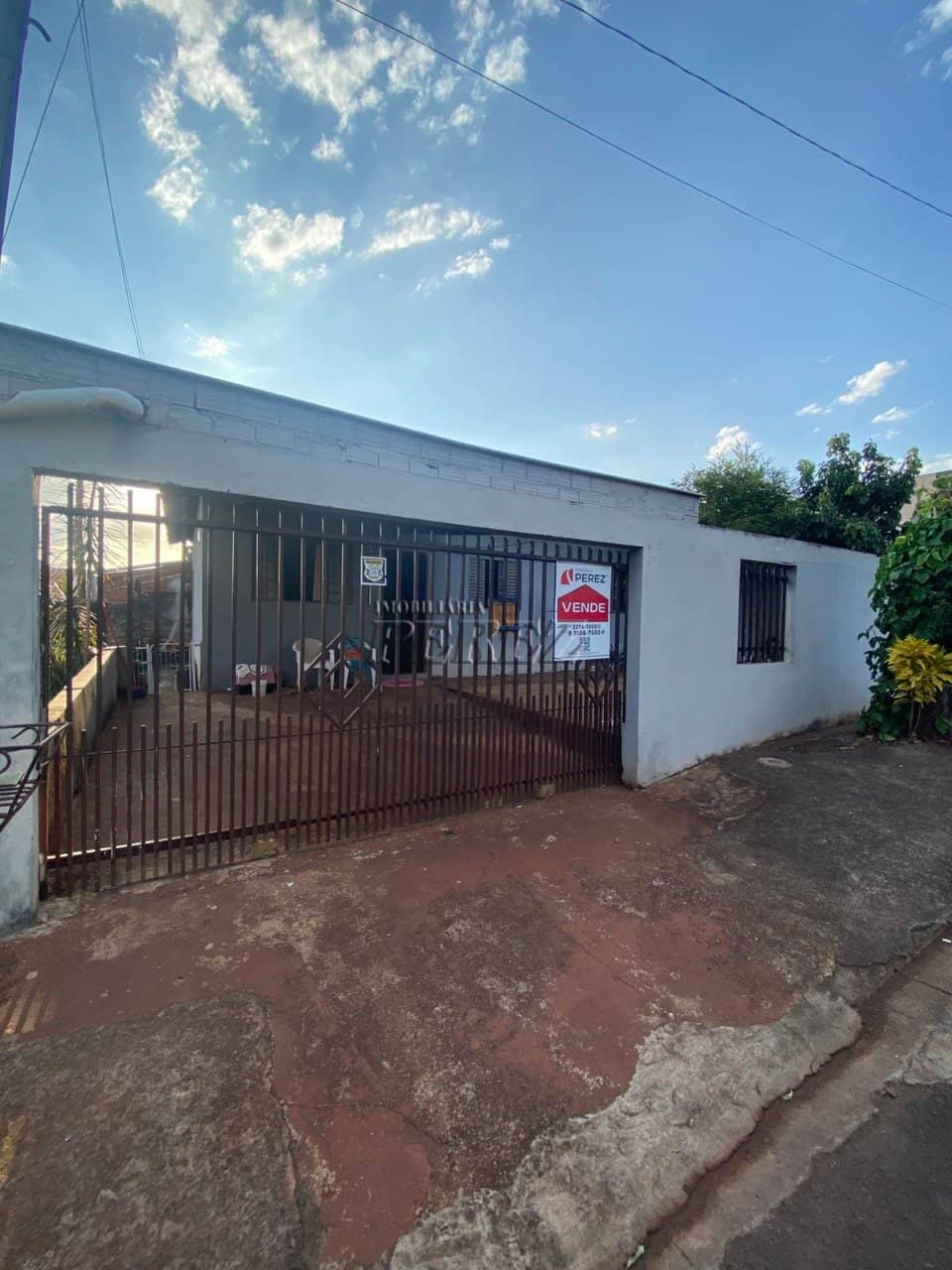 Casa à Venda na Zona Norte de Londrina - 3 Quartos em Terreno de 320m² - Foto 1