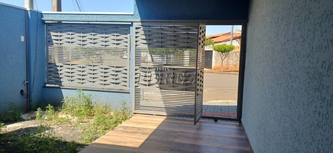 Casa à venda. Nova em Fase Final - 3 Quartos, Suíte, Pé Direito Alto e Churrasqueira - Foto 1