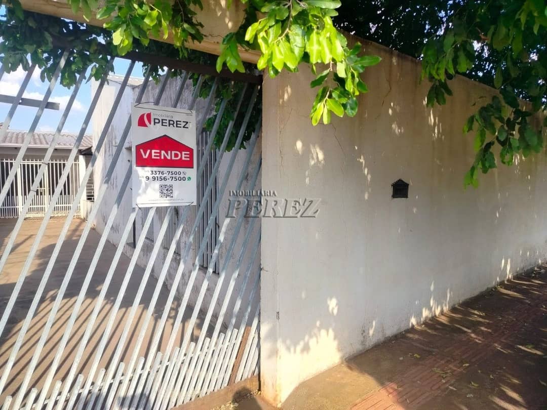 Casa à venda com Dois imóveis - 2 Dormitórios na Frente e 2 nos Fundos com Churrasqueira - Foto 0