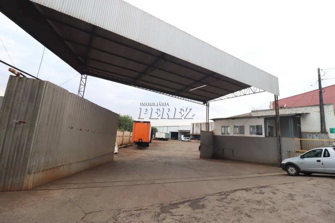 Barracão com doca e pátio em condomínio fechado para alugar na vila Yara, região central de Londrina - Foto 0