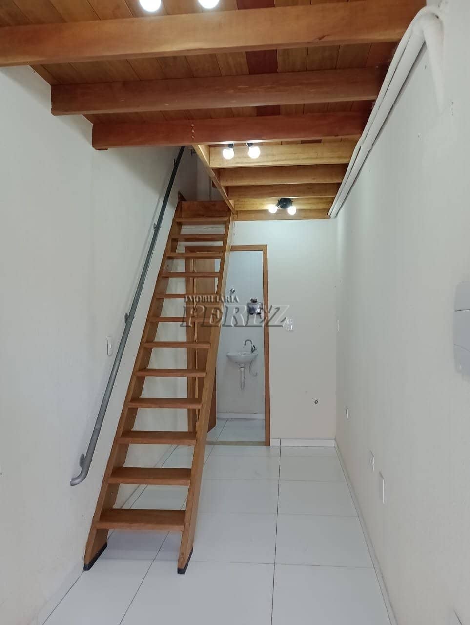 Sala Comercial para alugar na Rua Pio XII no centro de Londrina - Foto 2