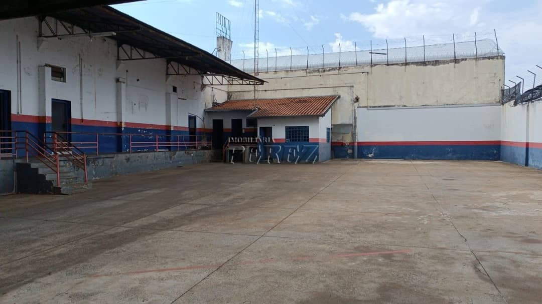 Barracão para alugar no centro - Foto 1