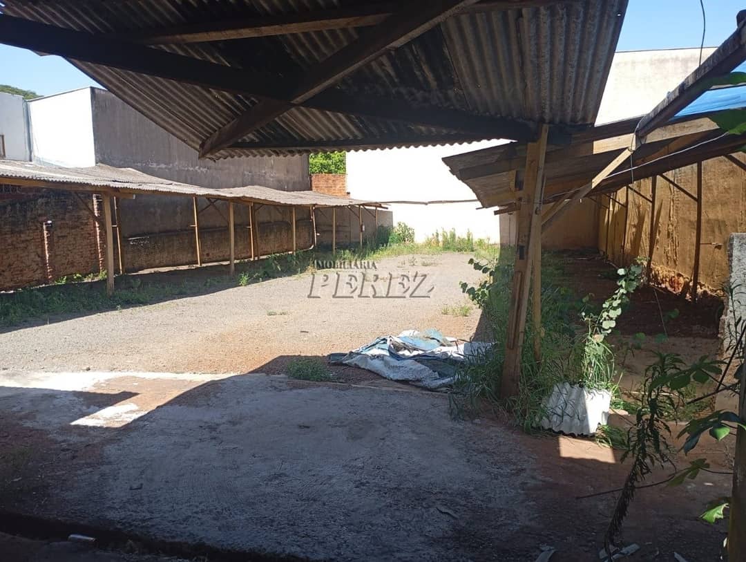 Terrena para venda e locação, Centro de Londrina, com 510m2 ótimo para garagem, ou investimento de ponto comercial. - Foto 3
