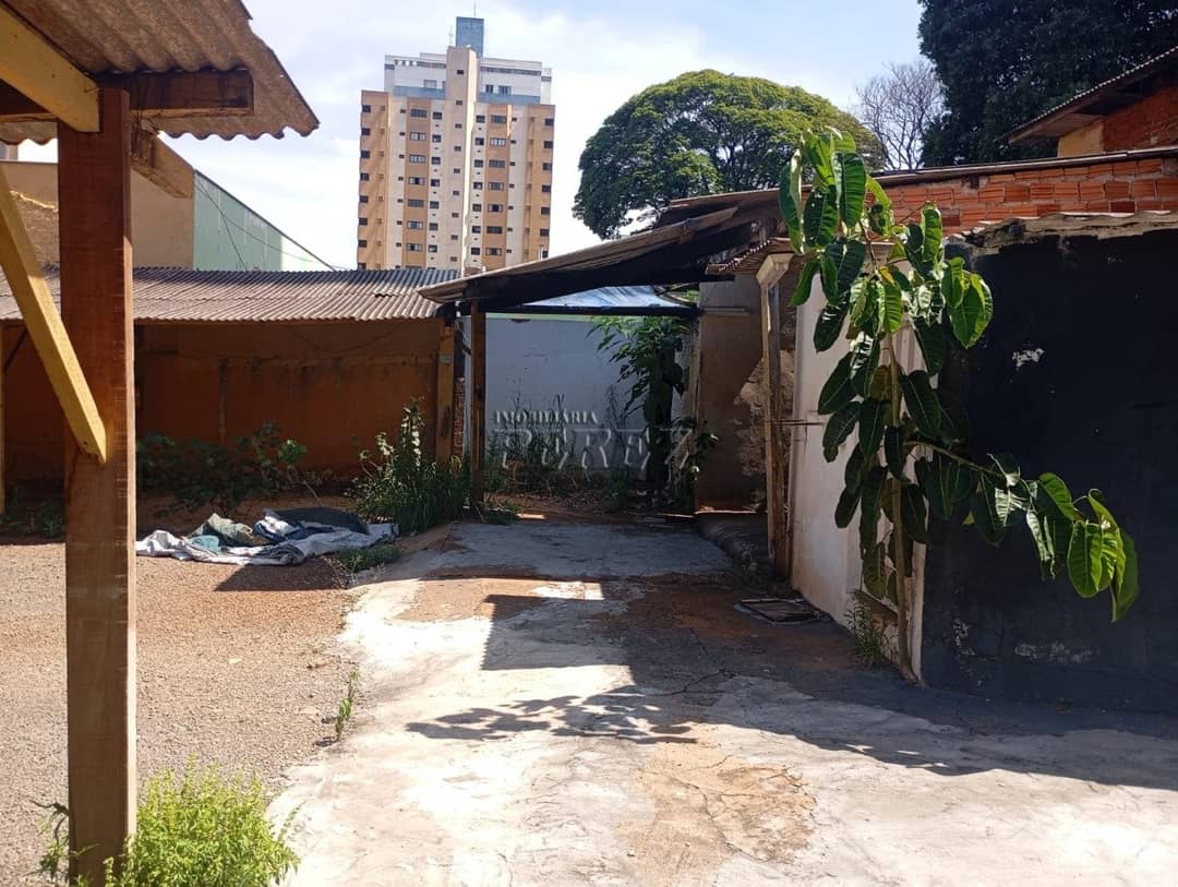 Terrena para venda e locação, Centro de Londrina, com 510m2 ótimo para garagem, ou investimento de ponto comercial. - Foto 4