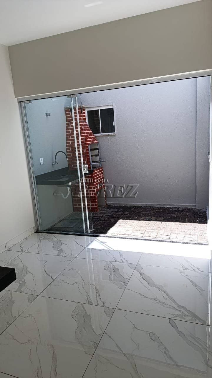As oportunidades como esta não aparecem todos os dias! Uma casa novinha, com alto padrão de acabamento e pronta pra receber a sua família em um dos co - Foto 2