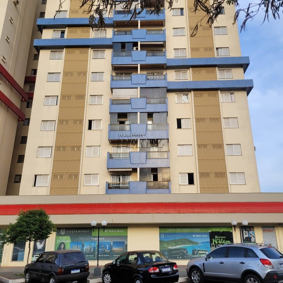 Apartamento à venda com suíte e lazer completo no Edifício Torres Brasil - Centro de Londrina! - Foto 0