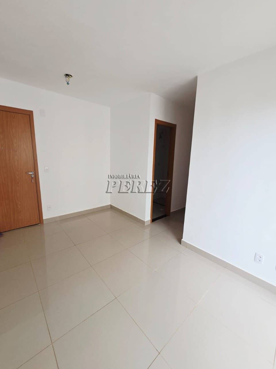Apartamento à venda no Condomínio Laguna Málaga na região leste de Londrina - Foto 1