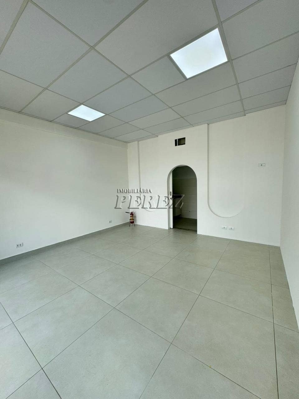 Sala para alugar no centro de Londrina, na Rua Alagoas. - Foto 3