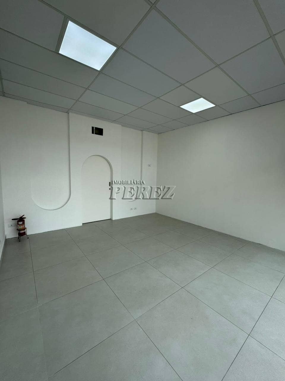 Sala para alugar no centro de Londrina, na Rua Alagoas. - Foto 2