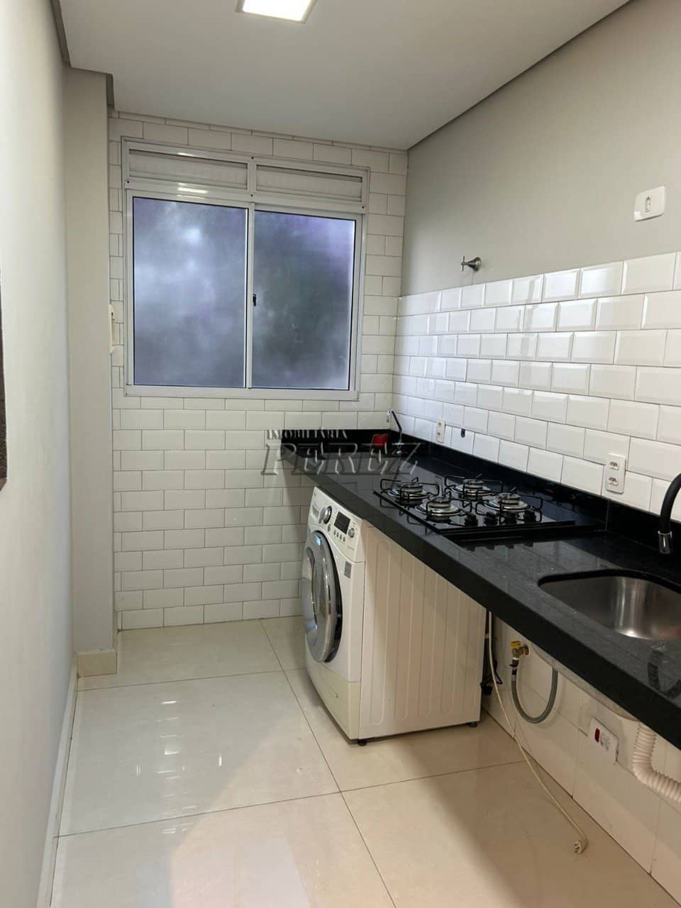 Apartamento à venda no Condomínio Spazio Lyon na região norte de Londrina - Foto 2