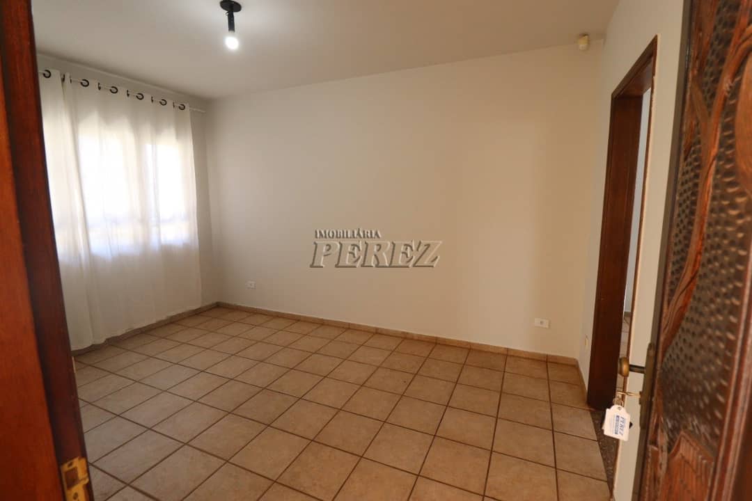 Casa para alugar no Tarumã, região leste de Londrina - Foto 2