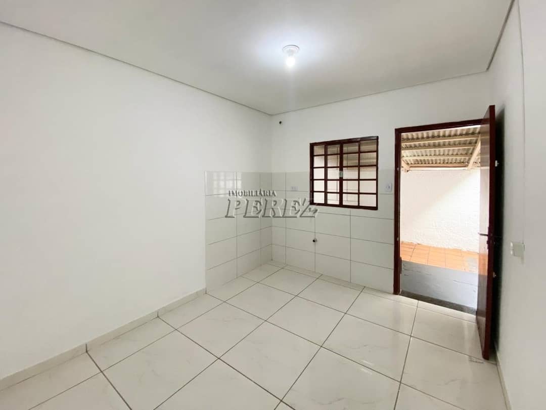 Casa, de 2 quartos, 50 m² para alugar no Guanabara - Londrina/PR - Foto 4