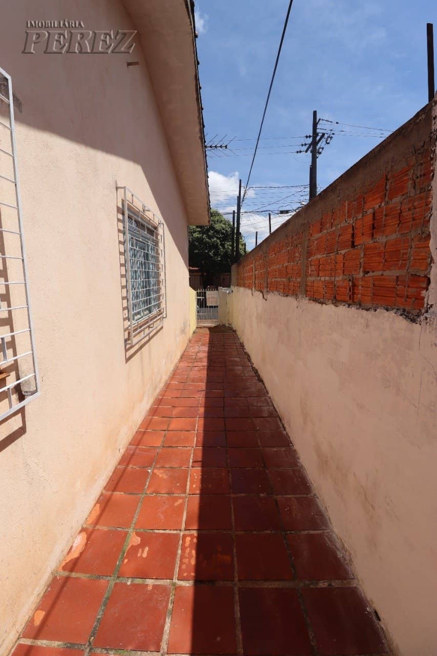 Casa de fundos para alugar na região leste de Londrina, bairro Morumbi. - Foto 1